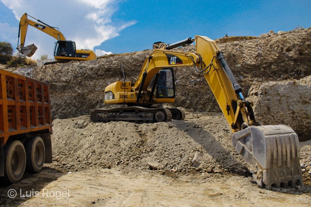 EXCAVADORAS CAT 320